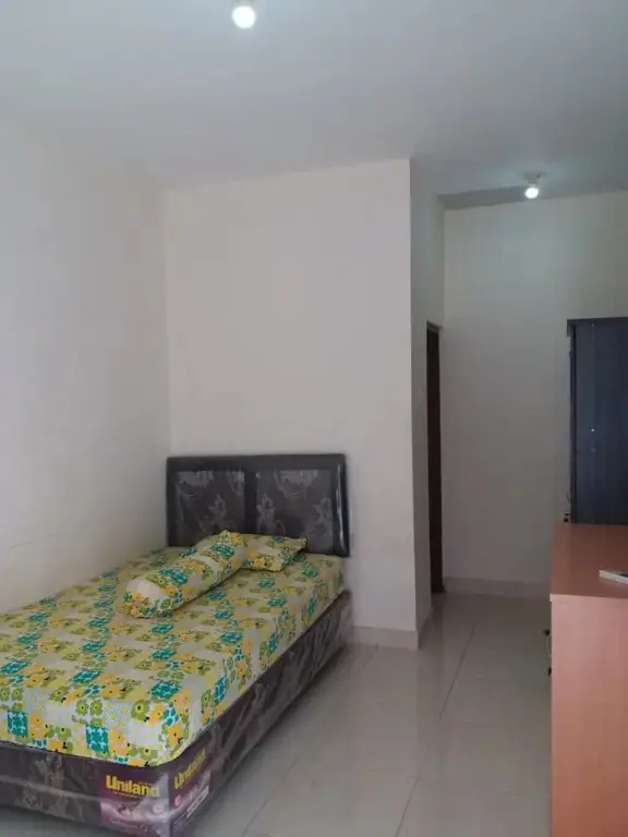 Депок: Oyo 2851 Anggrek House Syariah