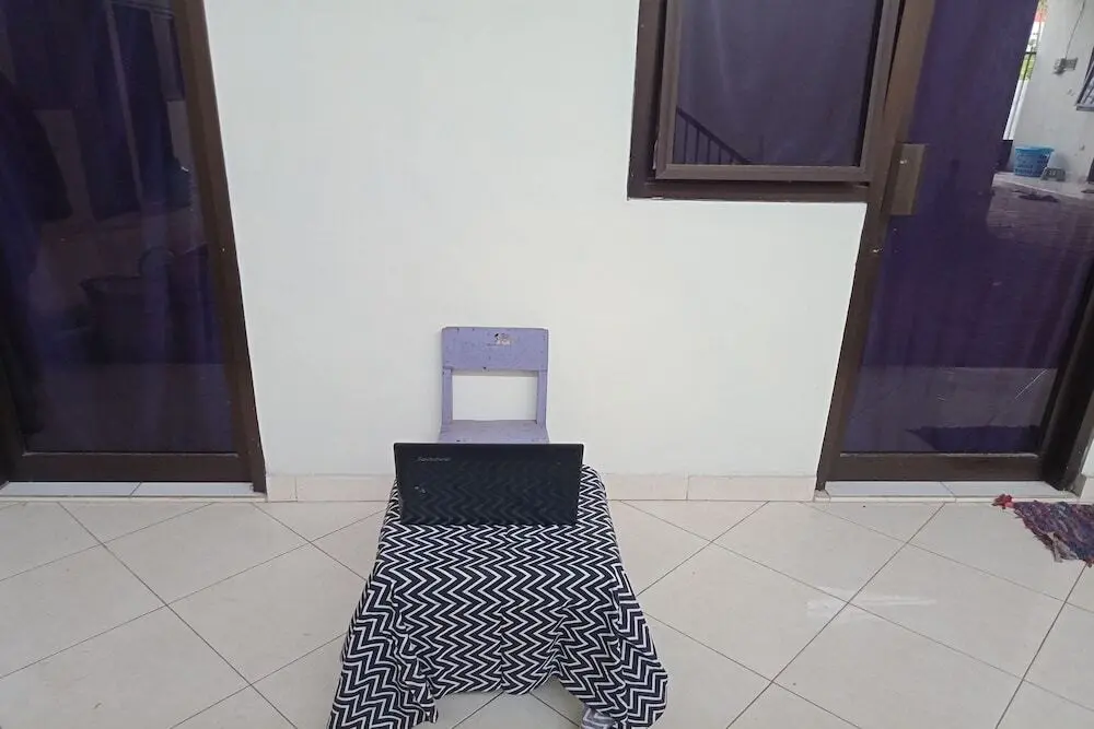Джомбанг: Spot On 2714 Omah Ayu Syariah