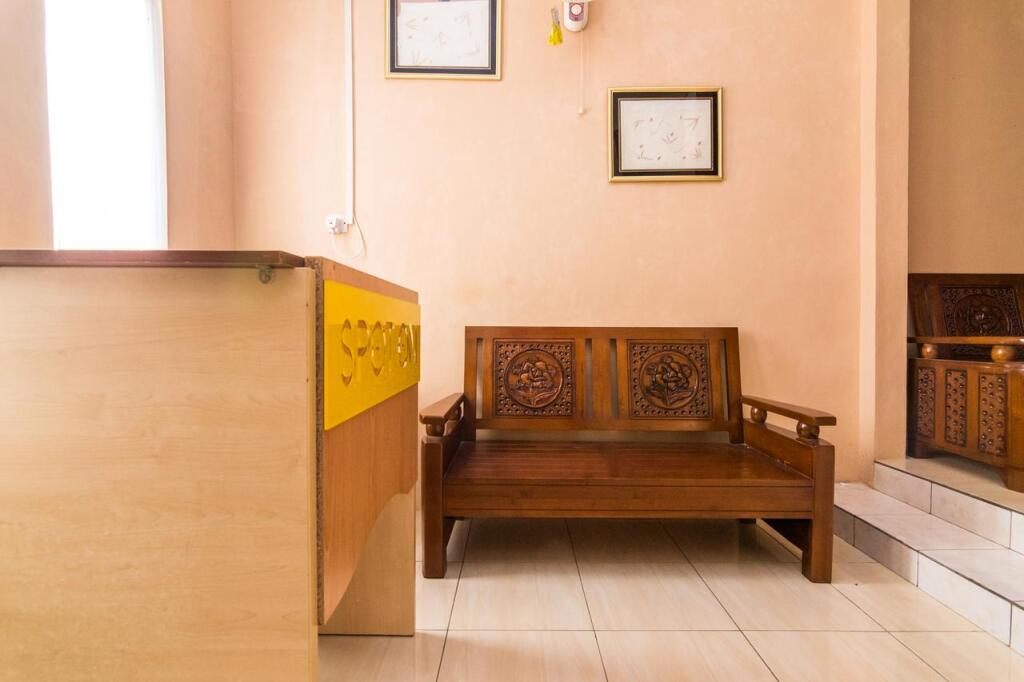 Батам: SPOT ON 2755 Zainab Homestay Syariah