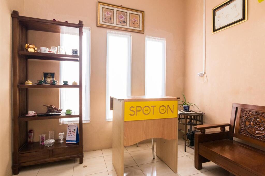 Батам: SPOT ON 2755 Zainab Homestay Syariah