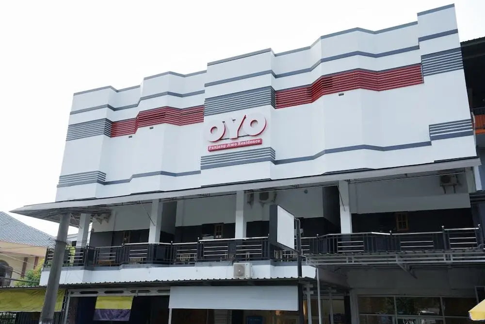 Сурабая: OYO 1624 Panjang Jiwo Residence