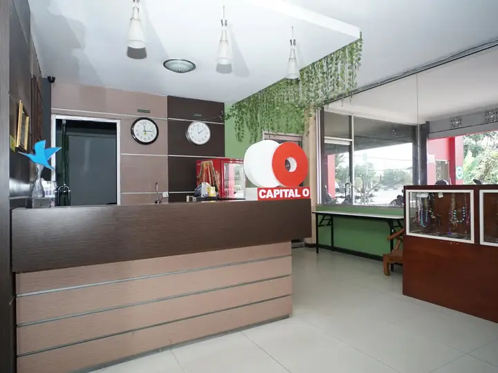 Баликпапан: Capital O 2885 Hemra Hotel