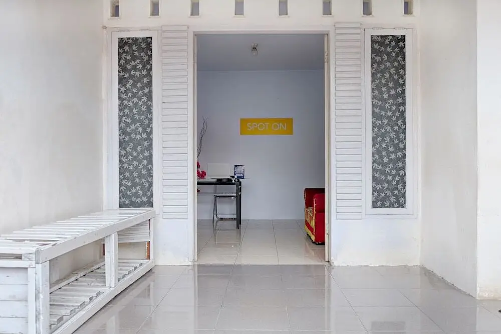 Макассар: SPOT ON 2847 Anggrek Homestay Syariah
