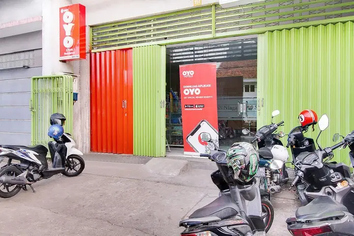 Сурабая: OYO 2354 3 Point Residence