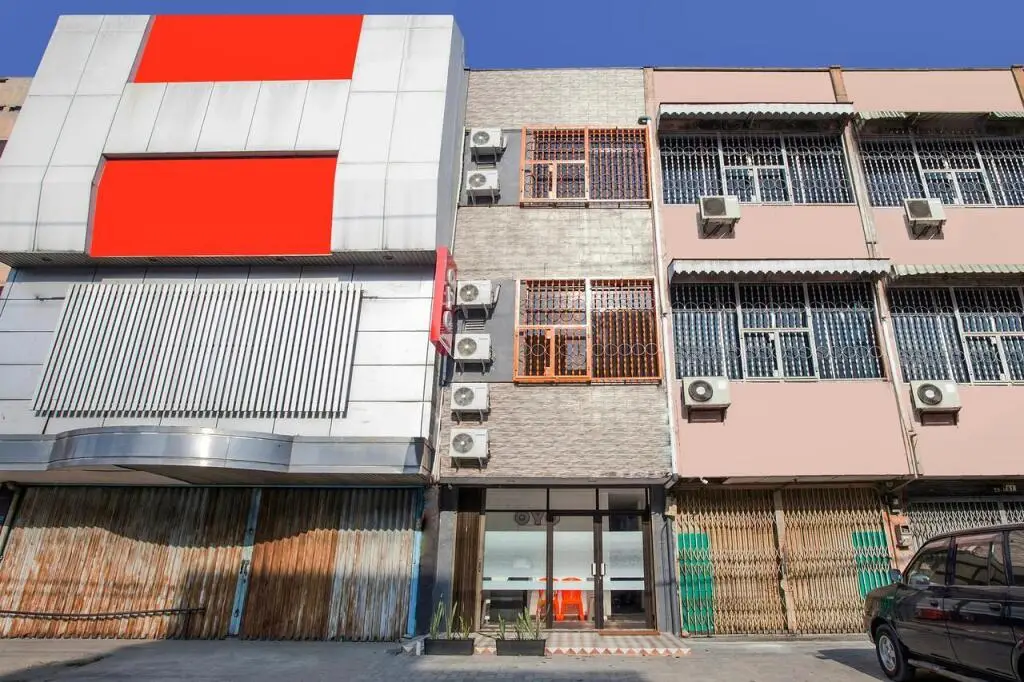 Медан: OYO 2720 Sutomo Inn