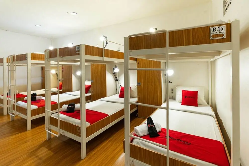 Бандунг: RedDoorz Hostel @ Dago 2