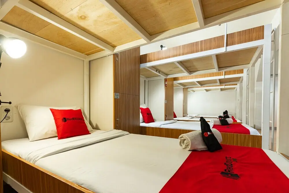 Бандунг: RedDoorz Hostel @ Dago 2