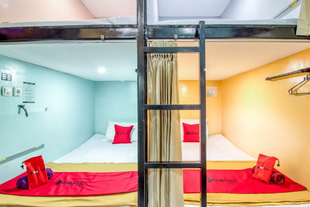 Депок: RedDoorz Hostel near Terminal Condongcatur Jogja