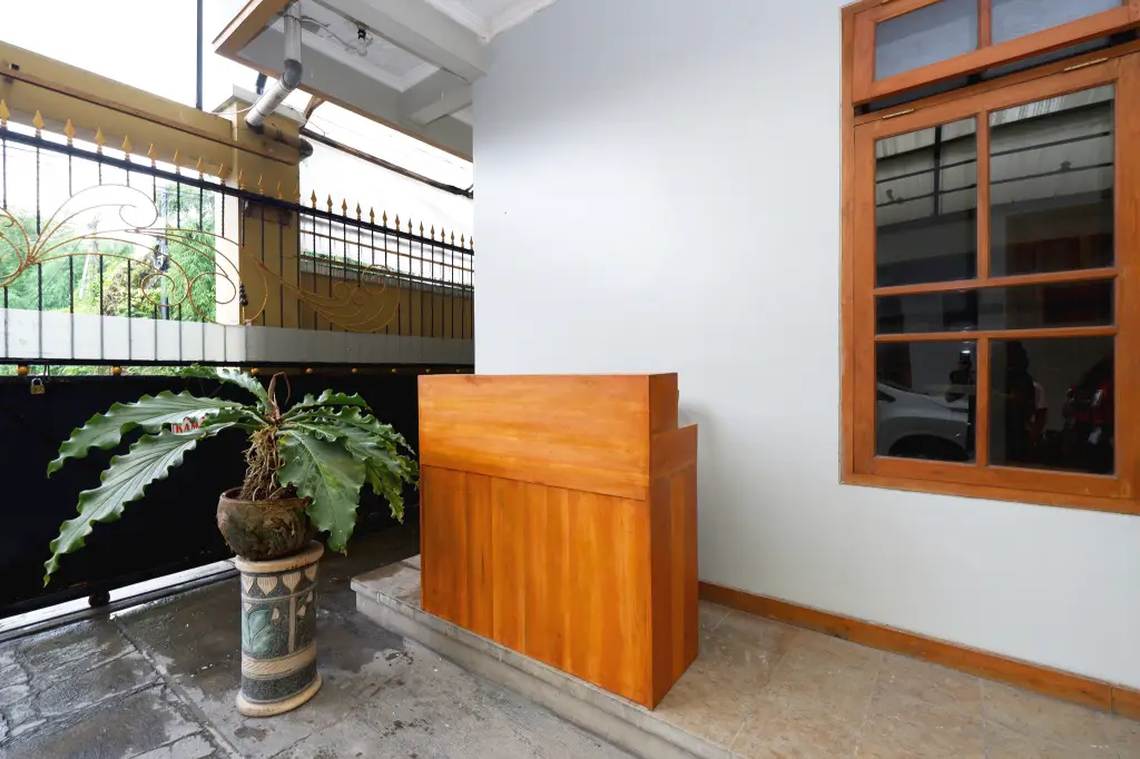 Суракарта: OYO 2737 D'Kost