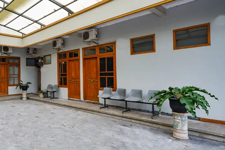 Суракарта: OYO 2737 D'Kost