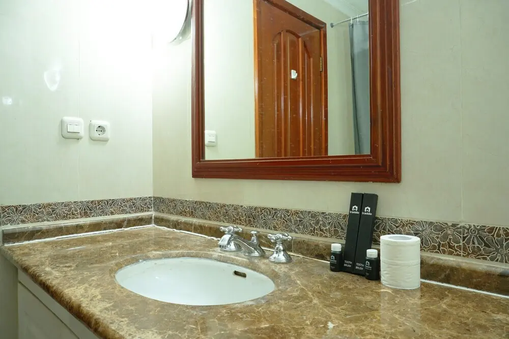 Джакарта: Modern and Spacious 2BR at Kusuma Chandra Apartment By Travelio