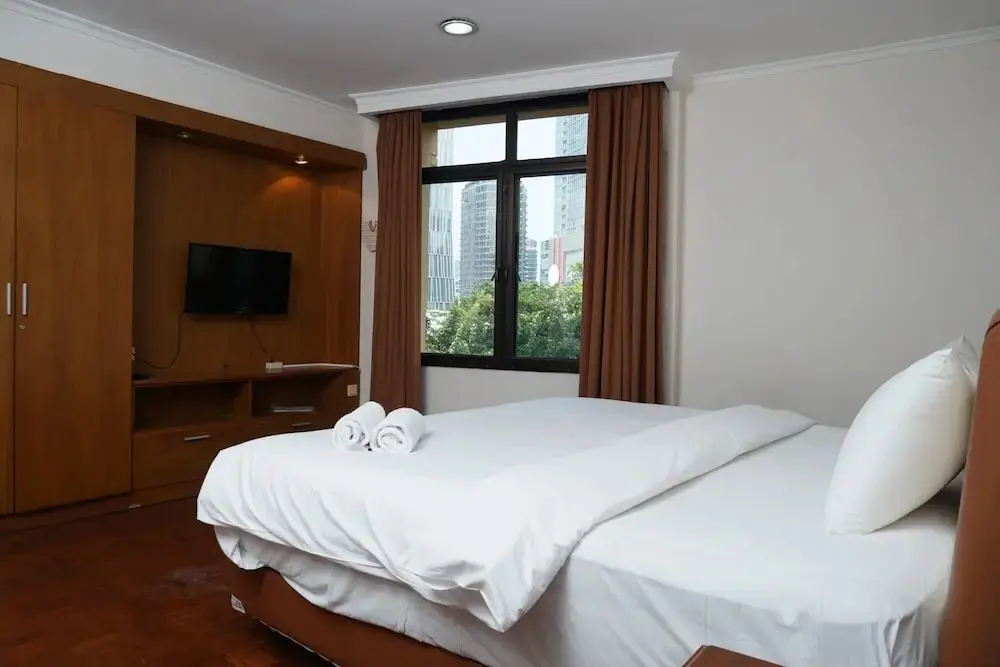 Джакарта: Modern and Spacious 2BR at Kusuma Chandra Apartment By Travelio