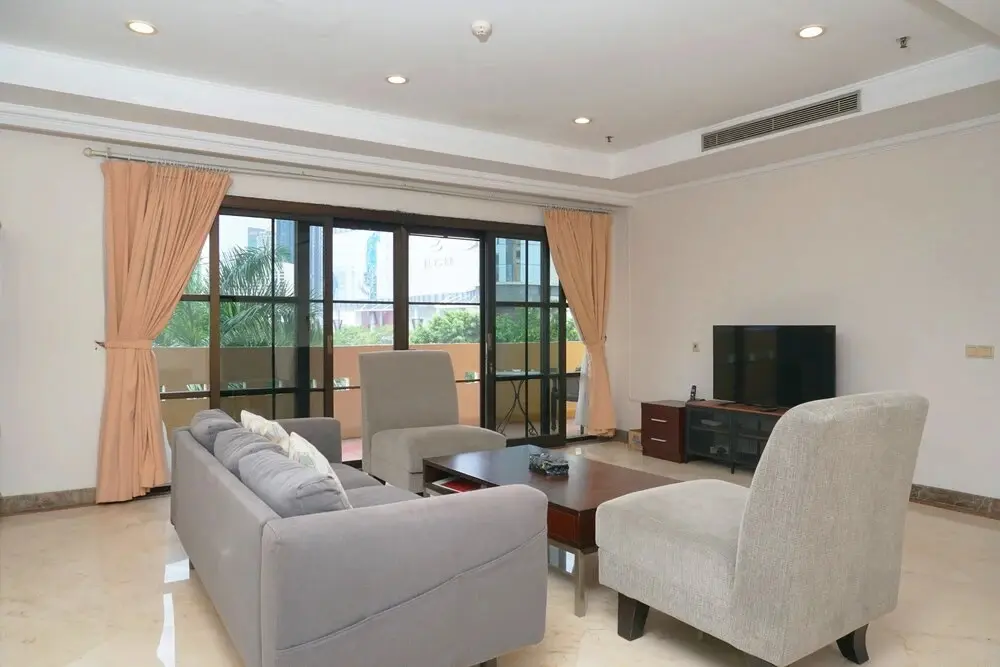 Джакарта: Modern and Spacious 2BR at Kusuma Chandra Apartment By Travelio