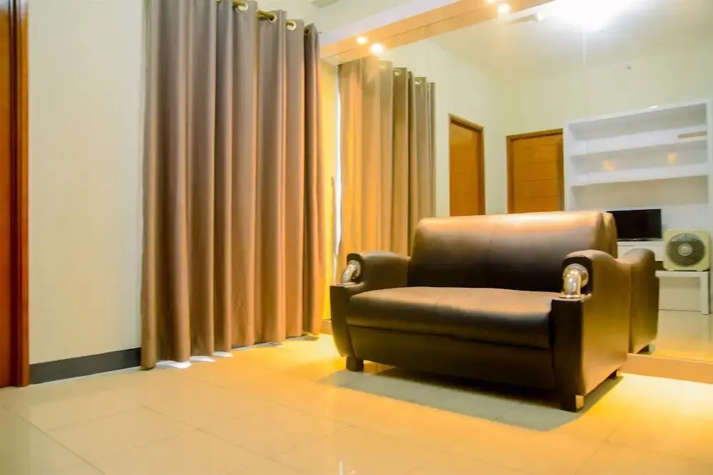 Джакарта: Gading Greenhill 2BR Apartment near Singapore International School
