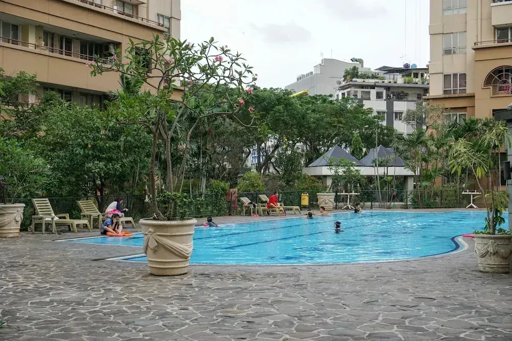 Джакарта: Best Choice Pool View 3Br Apartment At Paladian Park
