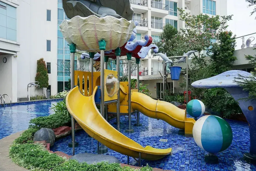 Джакарта: Comfortable and Homey 1BR Apartment at Ancol Mansion