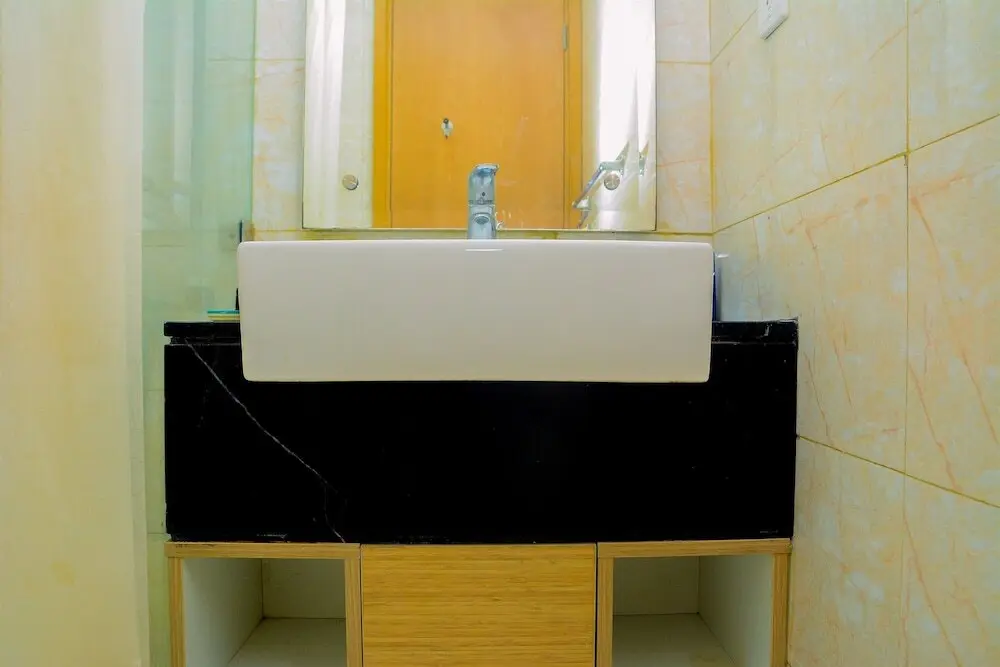 Джакарта: 1BR at The Mansion Kemayoran Apartment with Sea View