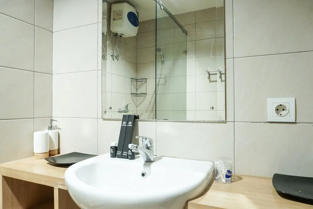 Джакарта: Modern 1BR Good City View Central Park Apartment By Travelio