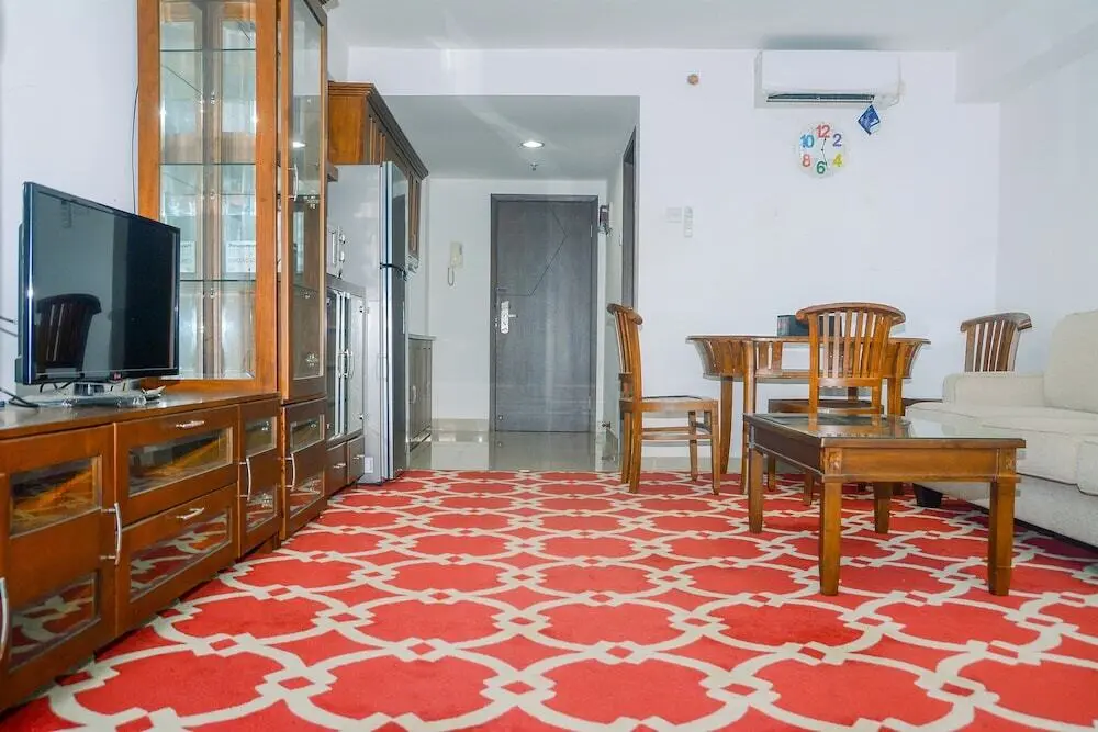 Джакарта: Comfy and Beautiful 1BR at Tamansari The Hive Apartment