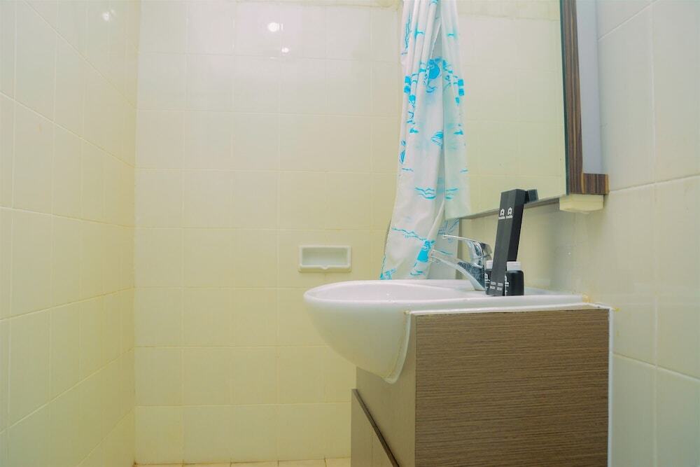 Джакарта: Good Deal for 1br Cervino Village Apartment