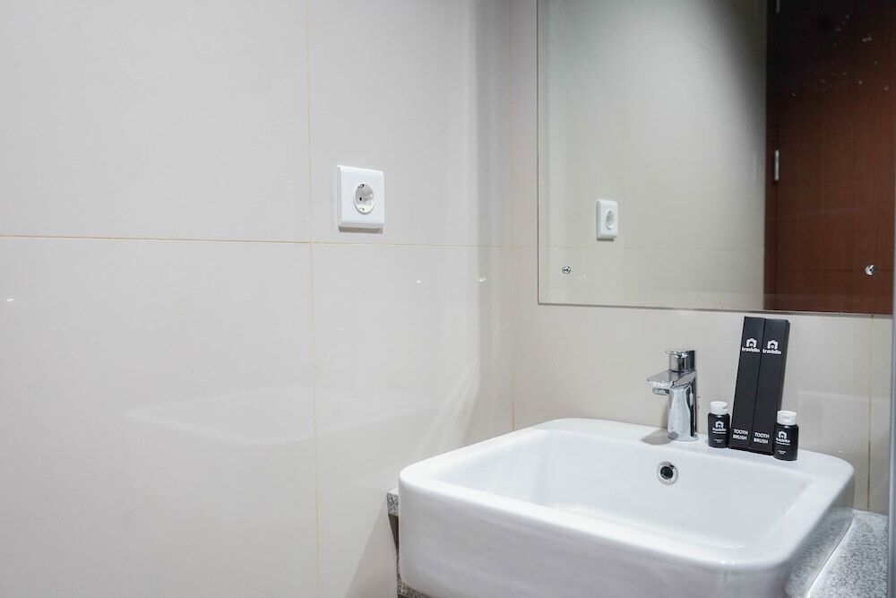Джакарта: Luxurious And Comfy 2br Lucky Tower Apartment