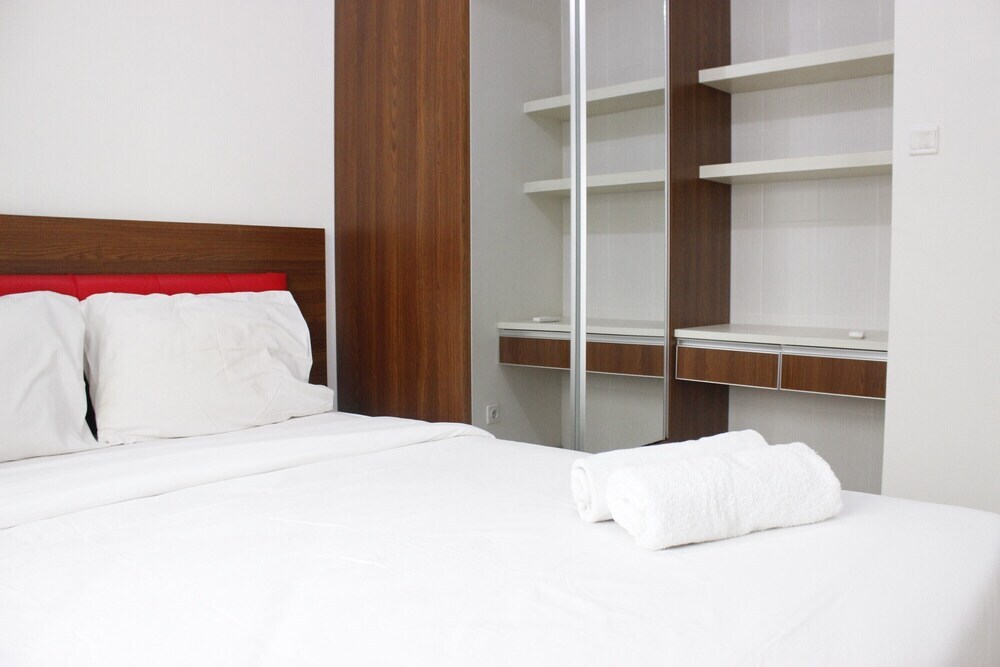 Comfortable 1BR Apartment at Parahyangan Residence near Unpar — фото 1