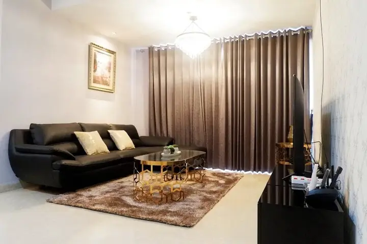 Сурабая: Spectacular 3BR Apartment at The Peak Residence