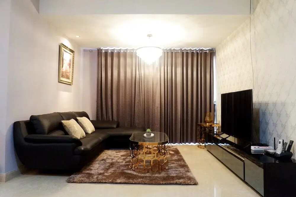 Сурабая: Spectacular 3BR Apartment at The Peak Residence