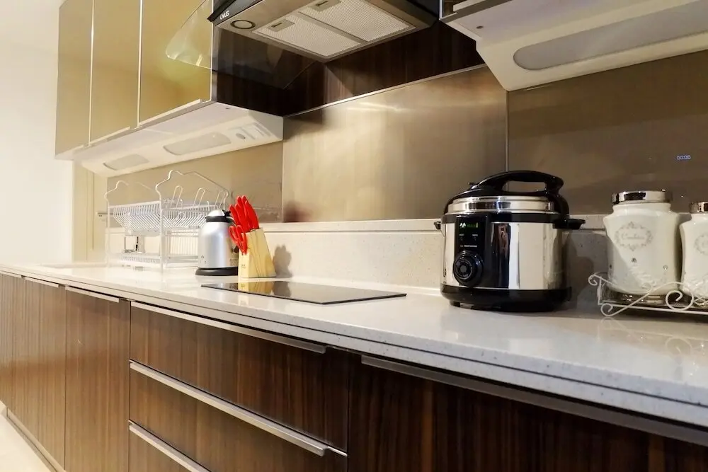 Сурабая: Spectacular 3BR Apartment at The Peak Residence