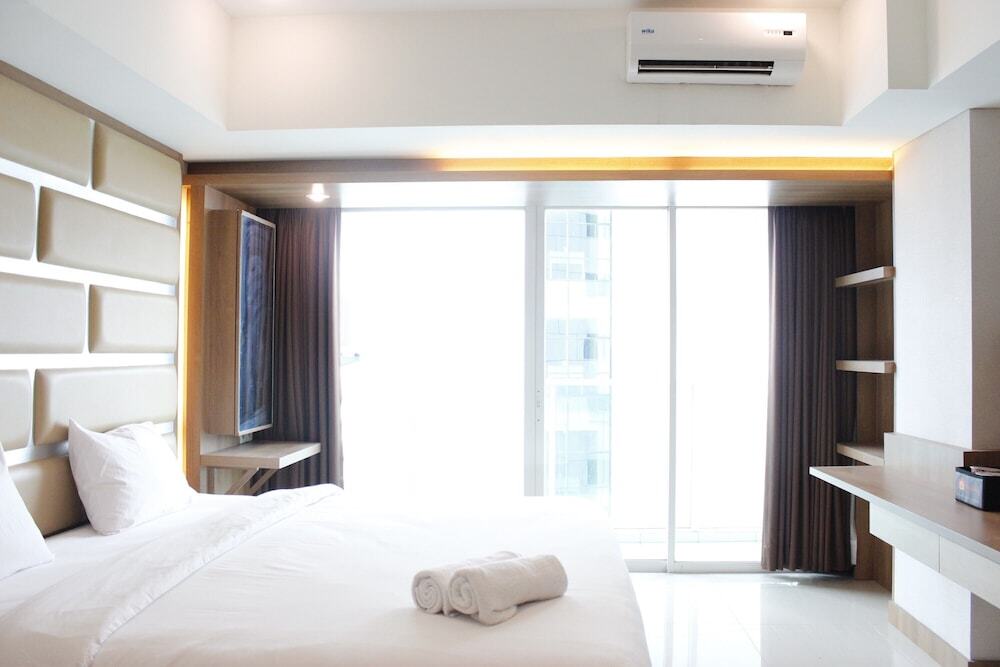 Бандунг: Trendy & Comfy Studio at Tamansari La Grande Apartment