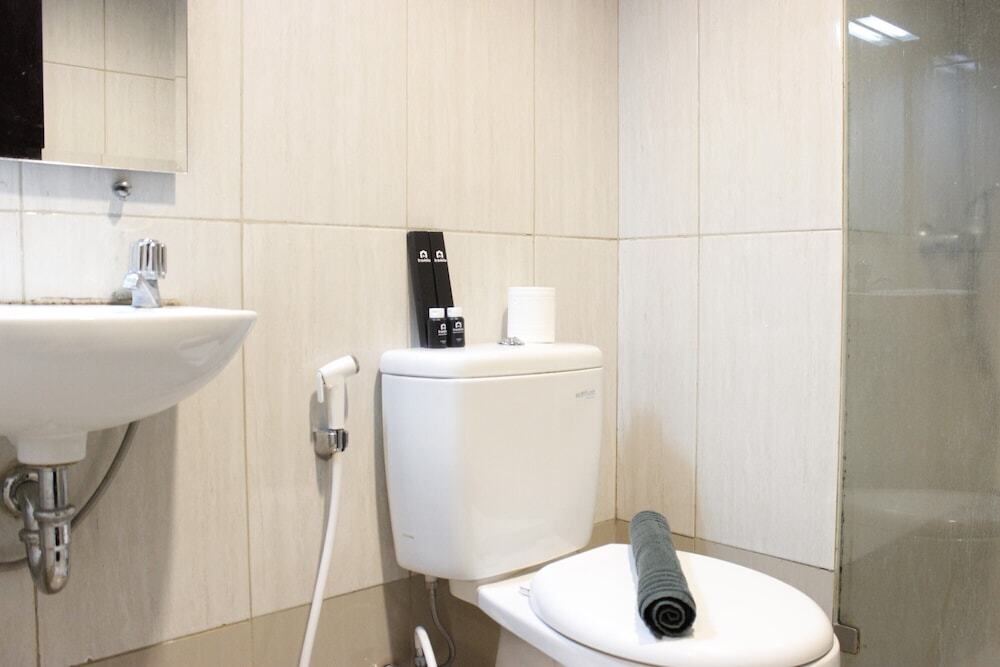 Бандунг: Trendy & Comfy Studio at Tamansari La Grande Apartment