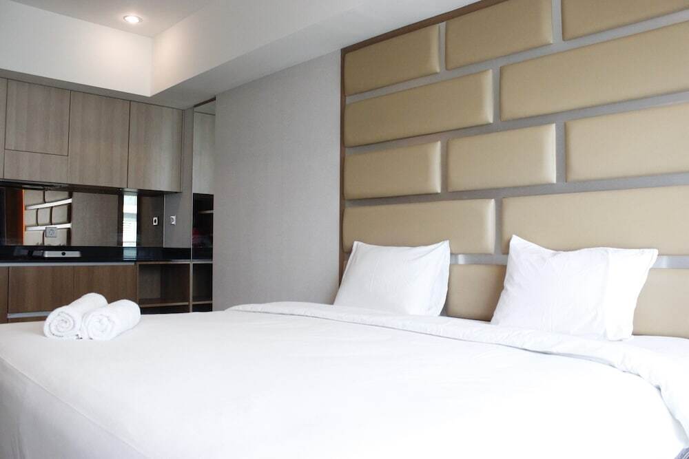 Бандунг: Trendy & Comfy Studio at Tamansari La Grande Apartment