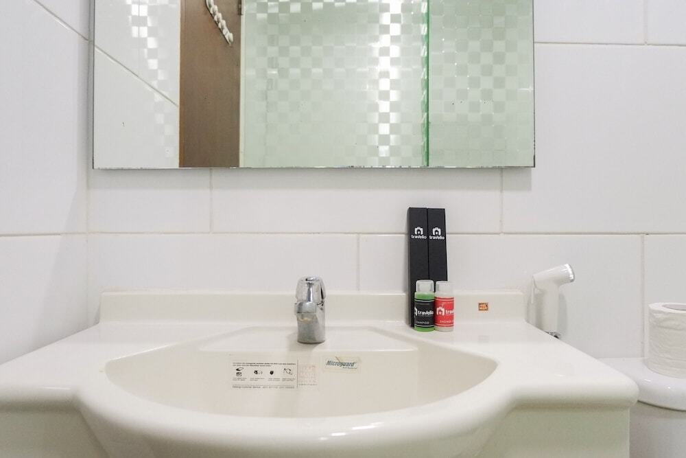 Сурабая: Marvelous 3br at Waterplace Apartement