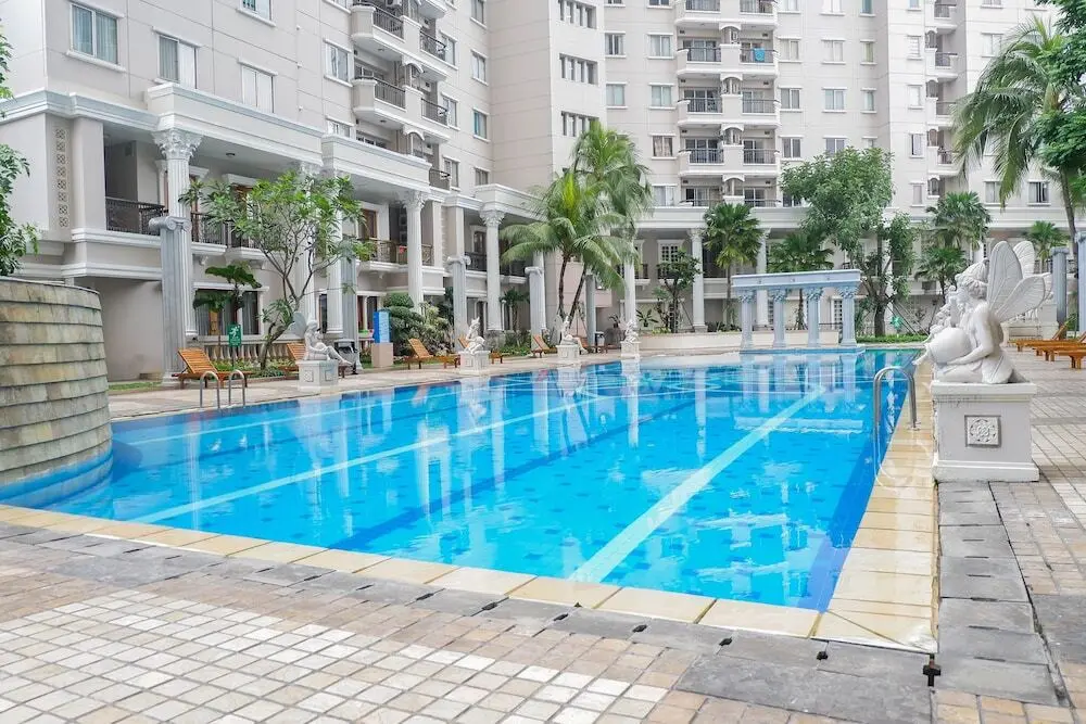 Сурабая: Marvelous 3br at Waterplace Apartement