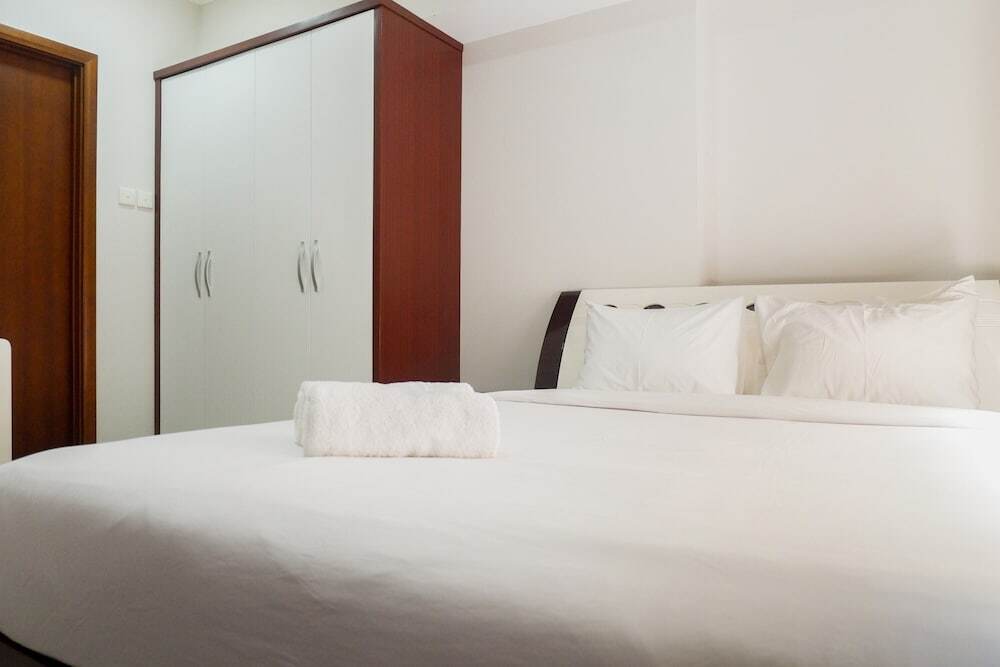 Сурабая: Marvelous 3br at Waterplace Apartement