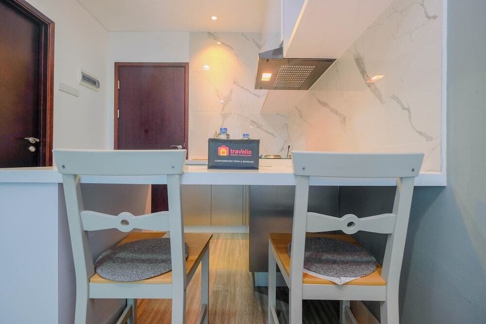 Южный Тангеранг: Elegant 1br at Brooklyn Apartment Near Alam Sutera