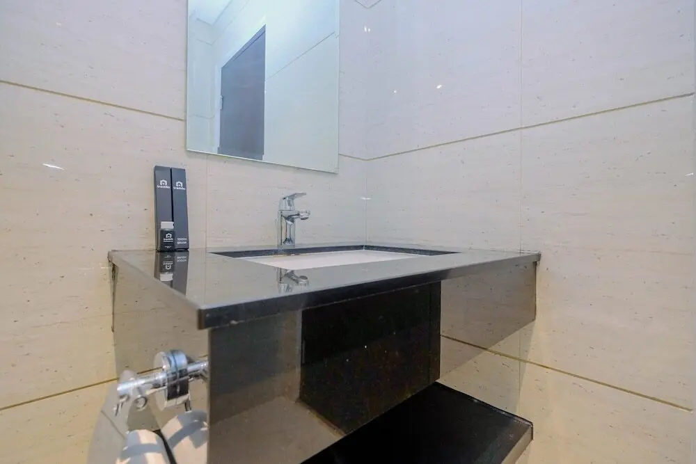 Южный Тангеранг: Elegant 1br at Brooklyn Apartment Near Alam Sutera