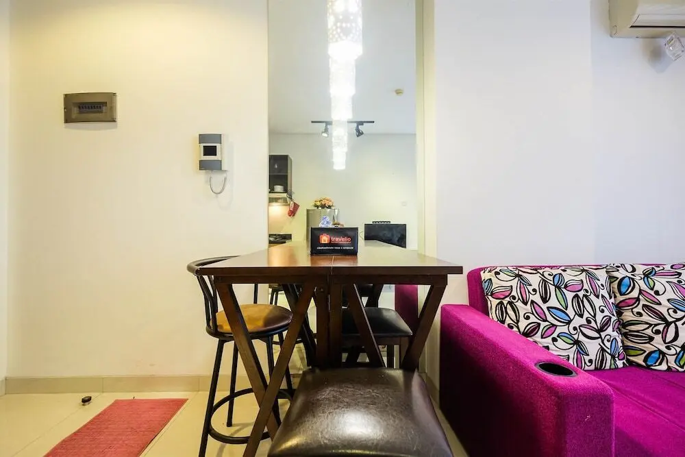 Джакарта: Elegant 1BR Apartment at Kemang Mansion