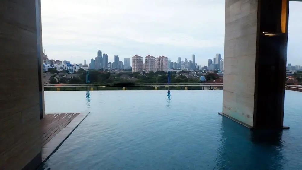 Джакарта: Beautiful 1BR at Kemang Mansion Apartment By Travelio