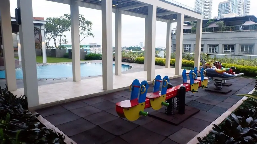 Джакарта: Beautiful 1BR at Kemang Mansion Apartment By Travelio