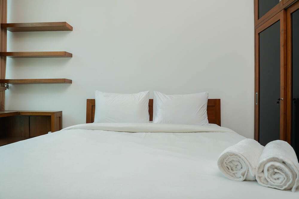 Джакарта: Suite 3BR Kemang Village Apartment