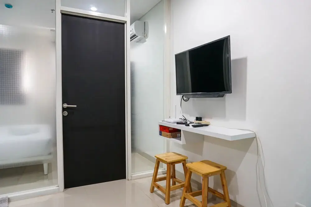 Депок: Modern 1BR Apartment at Atlanta Residence