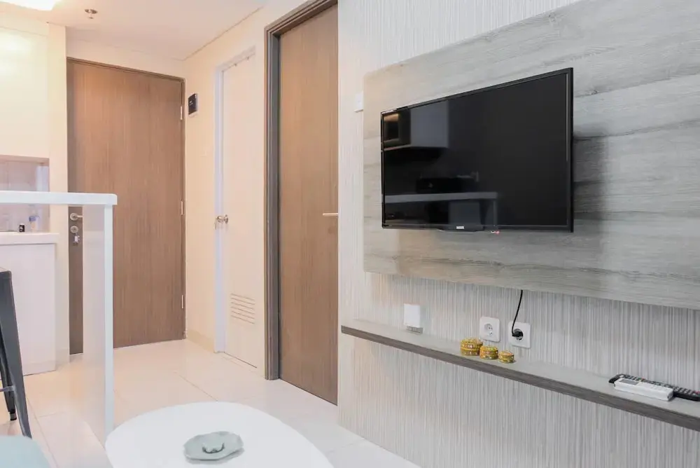 Южный Тангеранг: 2BR Apartment at Emerald Bintaro near British International School