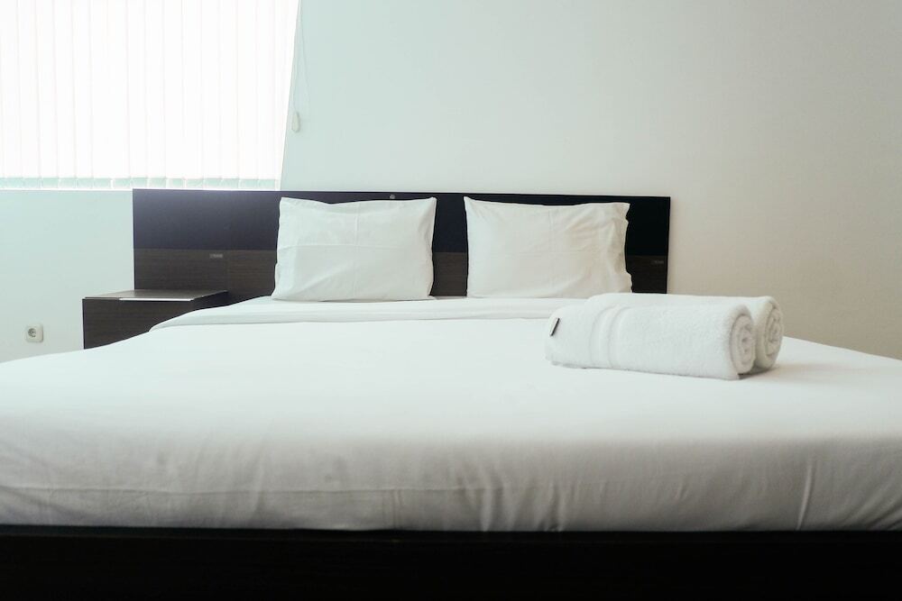 Сурабая: Relaxing 2br at High Point Serviced Apartment