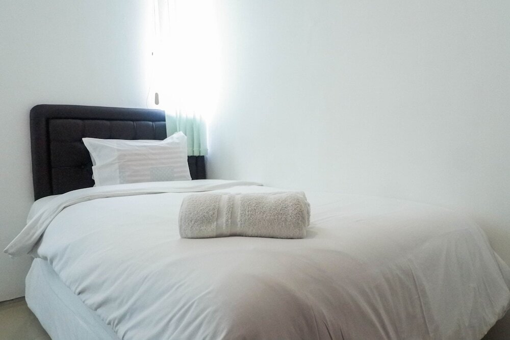 Сурабая: Relaxing 2br at High Point Serviced Apartment