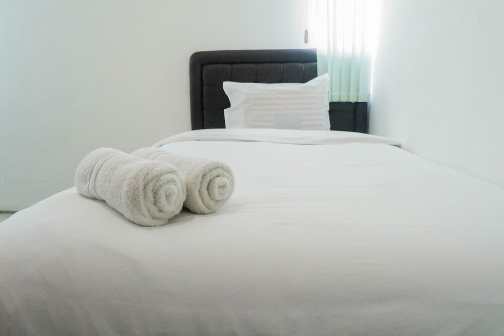 Сурабая: Relaxing 2br at High Point Serviced Apartment