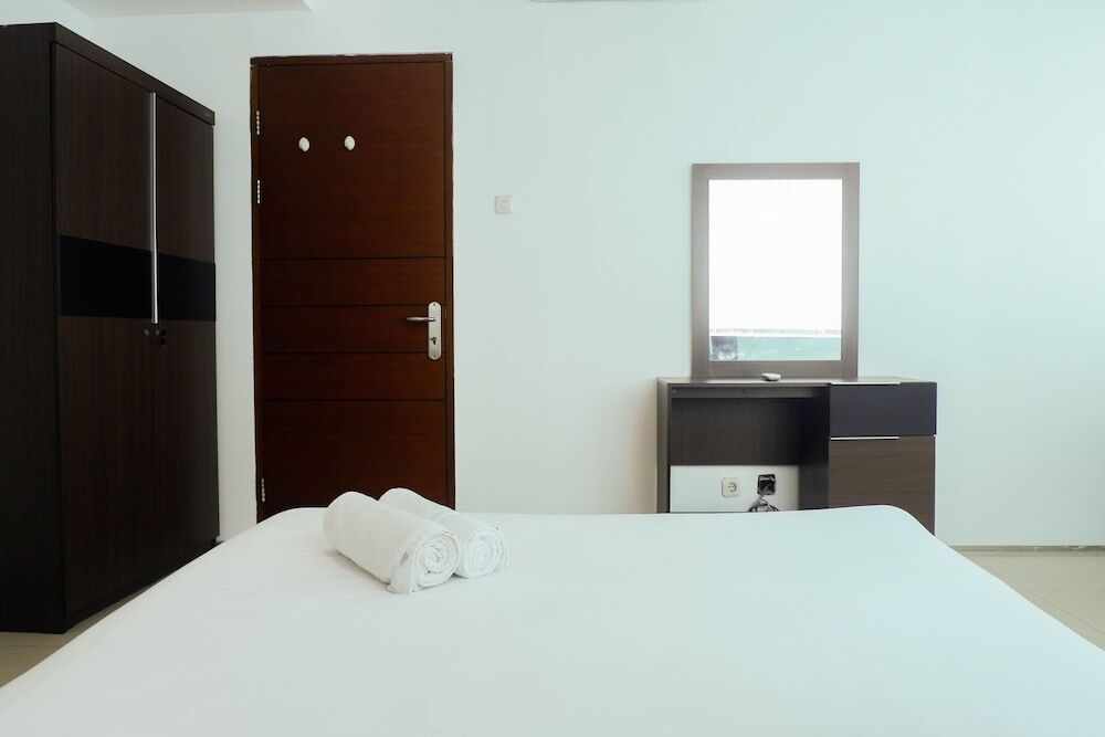 Сурабая: Relaxing 2br at High Point Serviced Apartment