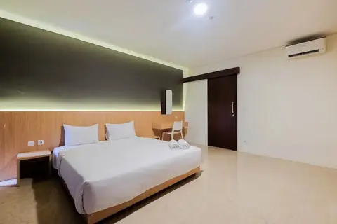 1BR Pancoran L'Avenue Comfy Apartment — фото 1