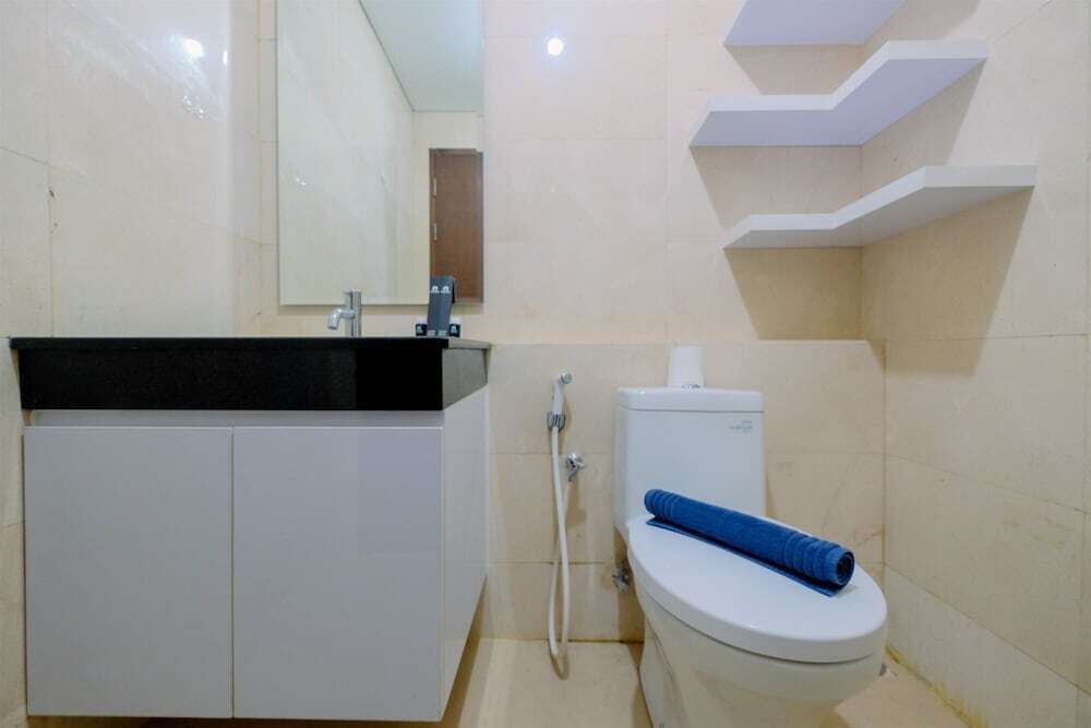 Джакарта: Minimalist And Spacious 1br Apartment at L'Avenue