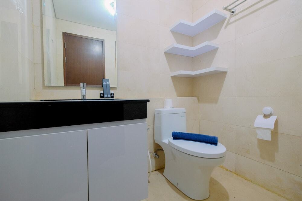 Джакарта: Minimalist And Spacious 1br Apartment at L'Avenue